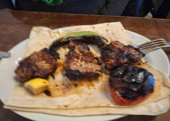 Šventę žinomoje kavinėje apkartino ne tik tragiškas maistas, bet ir administracijos arogancija