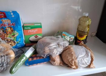 Maisto banko davinys – Bulvytės „kiaulinės”, brokolis pavargęs. Duona bei česnakinis batonas-vinis galima kalt į sieną.