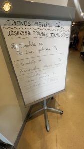 Kainos kyla, porcijos traukiasi, kokybė prastėja | Tiksaviems.lt Kainos kyla, porcijos traukiasi, kokybė prastėja | Maistas ir Receptai | Tiksaviems.lt