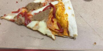 Ar mokėtumėte 16,00 eurų už tokią picą?