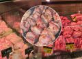 Patikrino ar į mėsą ir paukštieną yra specialiai suleidžiamas skystis norint padidinti jos svorį